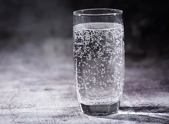 Agua sin gas y con gas