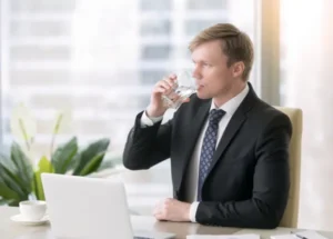 Cómo saber si el agua de tu oficina es segura para los empleados